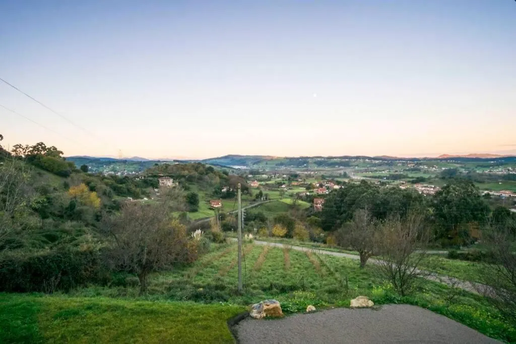 La Cabaña de Carmen, entre Santander y Cabárceno. Liaño 0*,  España